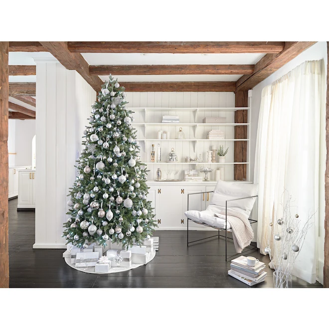 Ensemble De Boules De Noël Holiday Living En Plastique, Argent, Paquet De 34 2 Ensemble De Boules De Noël Holiday Living En Plastique, Argent, Paquet De 34 – Image 2