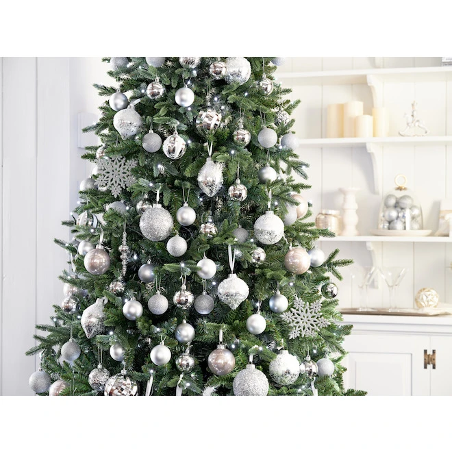 Ensemble De Boules De Noël Holiday Living En Plastique, Argent, Paquet De 34 3 Ensemble De Boules De Noël Holiday Living En Plastique, Argent, Paquet De 34 – Image 3
