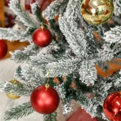 Arbre De Noël Artificiel Avec Flocons De Neige De 6 Pi Par HOMCOM 8 Arbre De Noël Artificiel Avec Flocons De Neige De 6 Pi Par HOMCOM -Décoration De Noël 331061758 AlternateImage3 l